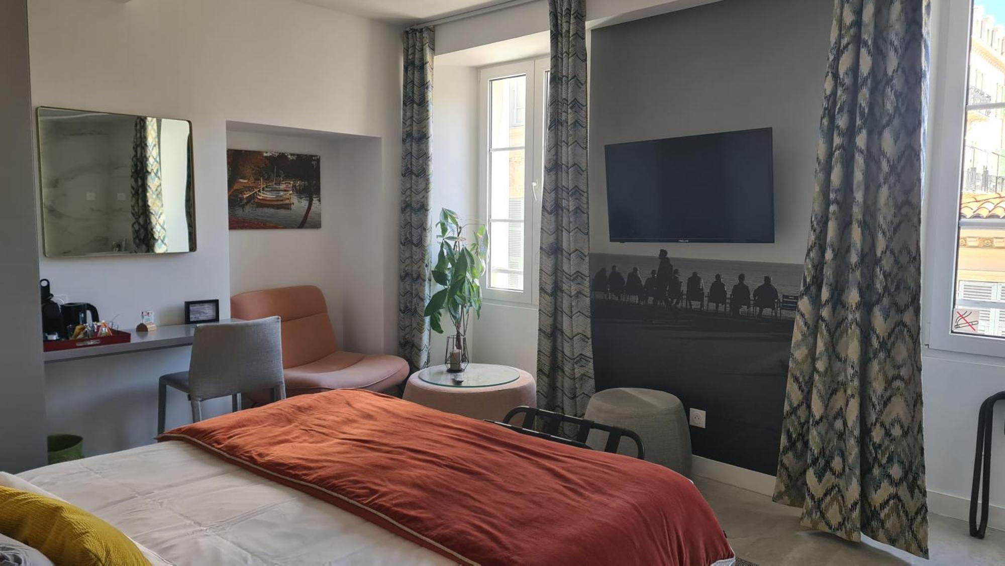 Le Petit Trianon Et Le Charme Des Suites Nisa Exterior foto